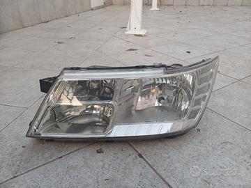 Faro anteriore sx Fiat Freemont 