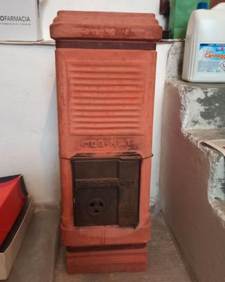 Stufa in terracotta anni 60