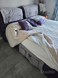Letto matrimoniale in tessuto