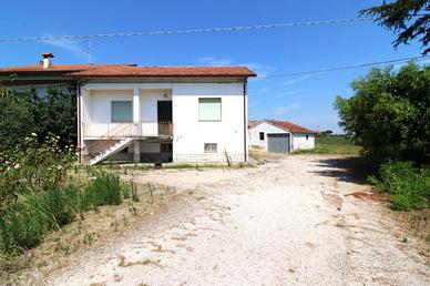 CASA INDIPENDENTE A CESENA