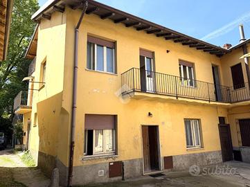 CASA SEMINDIPENDENTE A MERATE