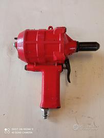 pistola rivettatrice automatica 