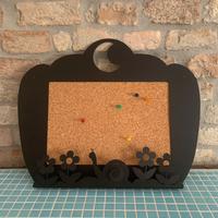 Bacheca in sughero e ferro