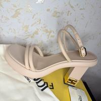 Sandali baguette Fendi beige