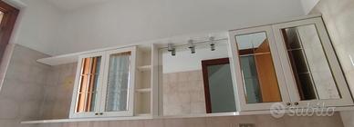mobile bagno con vetrine a specchio 