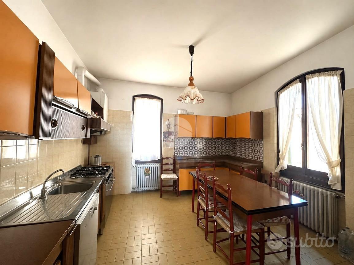 Appartamento – Palazzolo sull'Oglio, Piazza, Mura - Vista 4