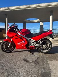 VFR 750 F  iscritta ASI