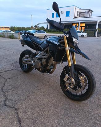 aprilia dorsoduro 