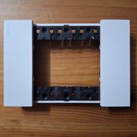 Placca 3 posti bticino living now colore bianco