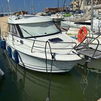 JEANNEAU MARRY FISCHER 755 un motore SUZUKI 200 cv