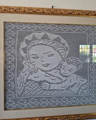Quadro Madonna e bambino all'uncinetto 