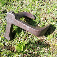 Vecchia incudine per stivali