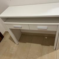 Scrivania estraibile