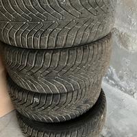 4 gomme kumho invernali 225/45 r17 94v