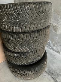 4 gomme kumho invernali 225/45 r17 94v