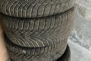 4 gomme kumho invernali 225/45 r17 94v