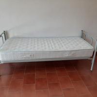 Letto singolo con doghe completo di materasso