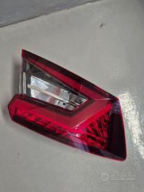 Faro posteriore sinistro Skoda Karoq 57A 945 711