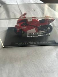 Modellino Yamaha yzr500 max biaggi 2001 con teca