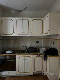 Cucina artigianale in legno completa e separata