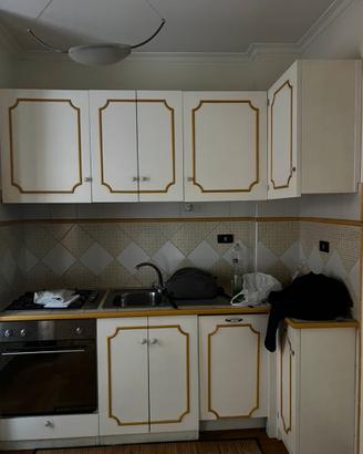 Cucina artigianale in legno completa e separata