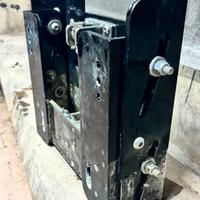 Bracket regolabile per motore fuoribordo