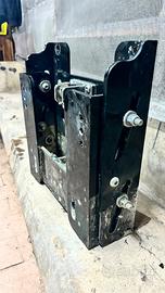 Bracket regolabile per motore fuoribordo