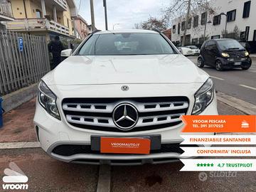 MERCEDES GLA(X156) GLA 180 d Automatic Business
