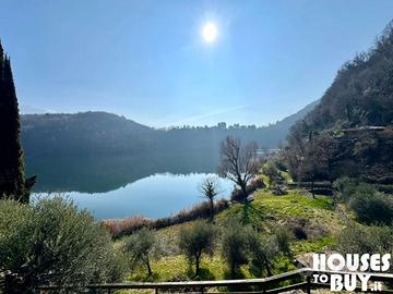 Splendida Villa in riva al lago Moro