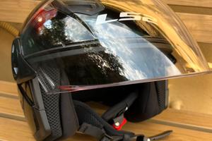 Casco nuovo mai usato