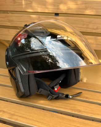Casco nuovo mai usato