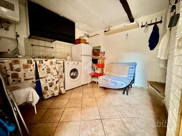 2 LOCALI A ROCCA DI PAPA