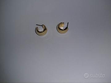 Orecchi a mezzo cerchio