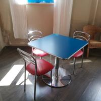 tavolo bar più sedie