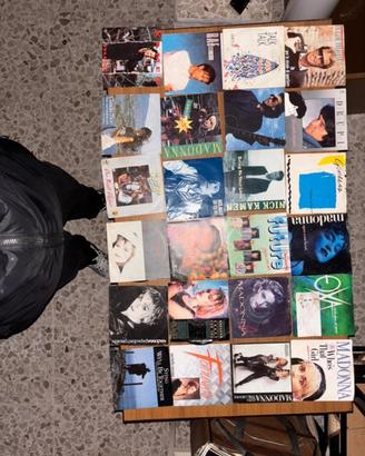 150 dischi in vinile 45 giri