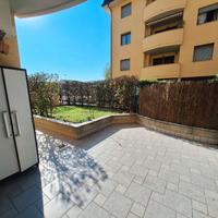 Bilocale con giardino e box