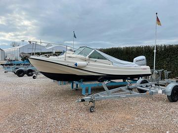 Boston Whaler Revenge 21.4