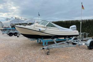 Boston Whaler Revenge 21.4