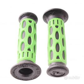 Coppia manopole Pro Grip 22 - 24 effetto forato
