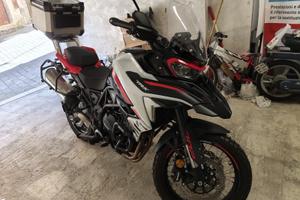 MOTO TRK 702 X