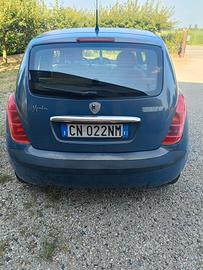 lancia ypsilon 1,2 benzina