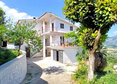 4 LOCALI A PALIANO