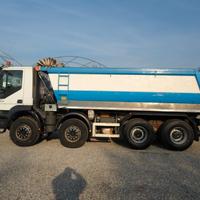 IVECO TRAKKER 450
