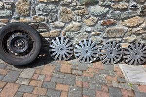 4 cerchi in acciaio 16" con gomme M+S usate