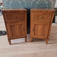 coppia comodini antichi