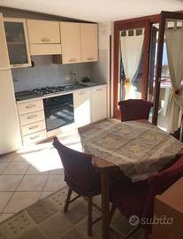 Monterotondo bilocale arredato con balcone