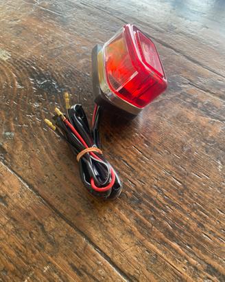Faro posteriore Yamaha tt 600