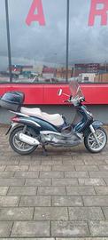 Beverly 250