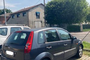 Ford Fiesta 2007. Leggere la descrizione.