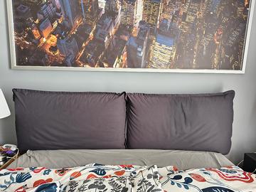 struttura letto matrimoniale Ikea 160x200 cuscini